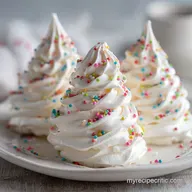Meringue Christmas Trees for 24 Servings