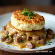 Easy Fluffy Biscuits and Gravy Casserole Recipe