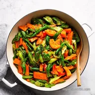 Speedy OnePot Rainbow Veggie StirFry Ready in 30